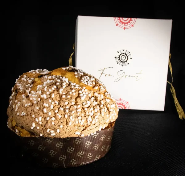 Panettone godurioso con pasta pura di nocciola